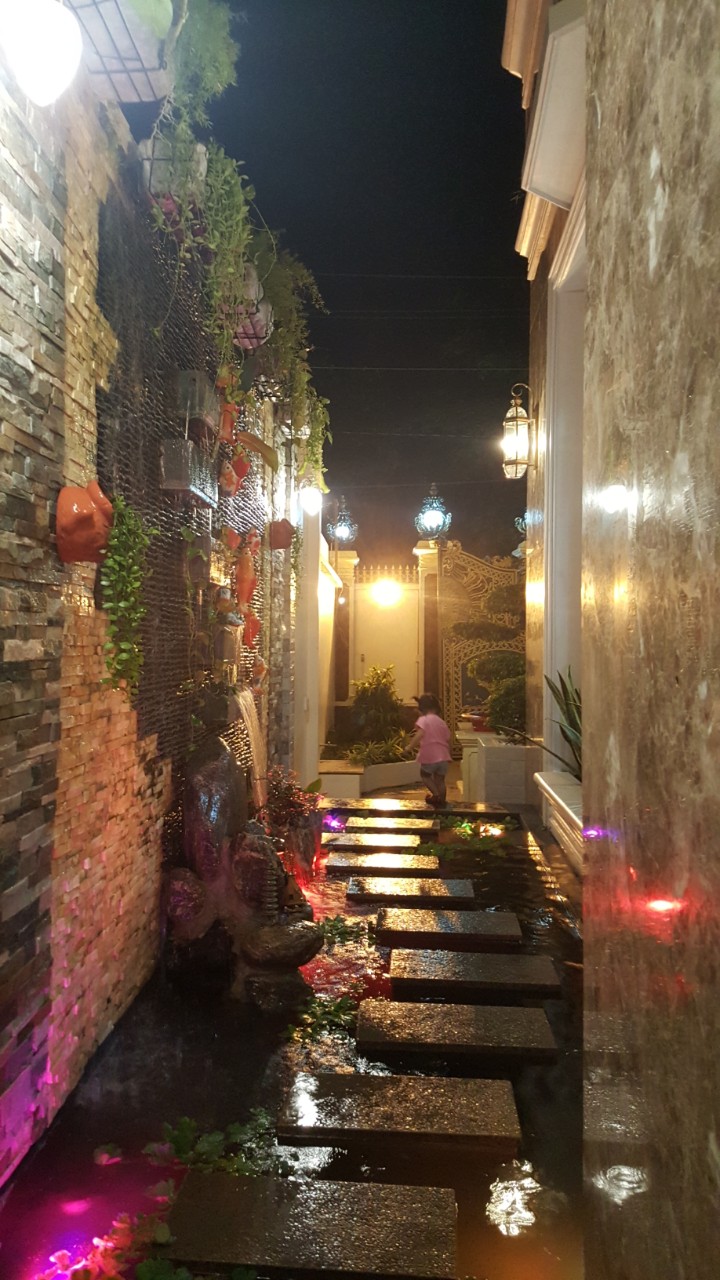 BIỆT THỰ - QUẬN 9