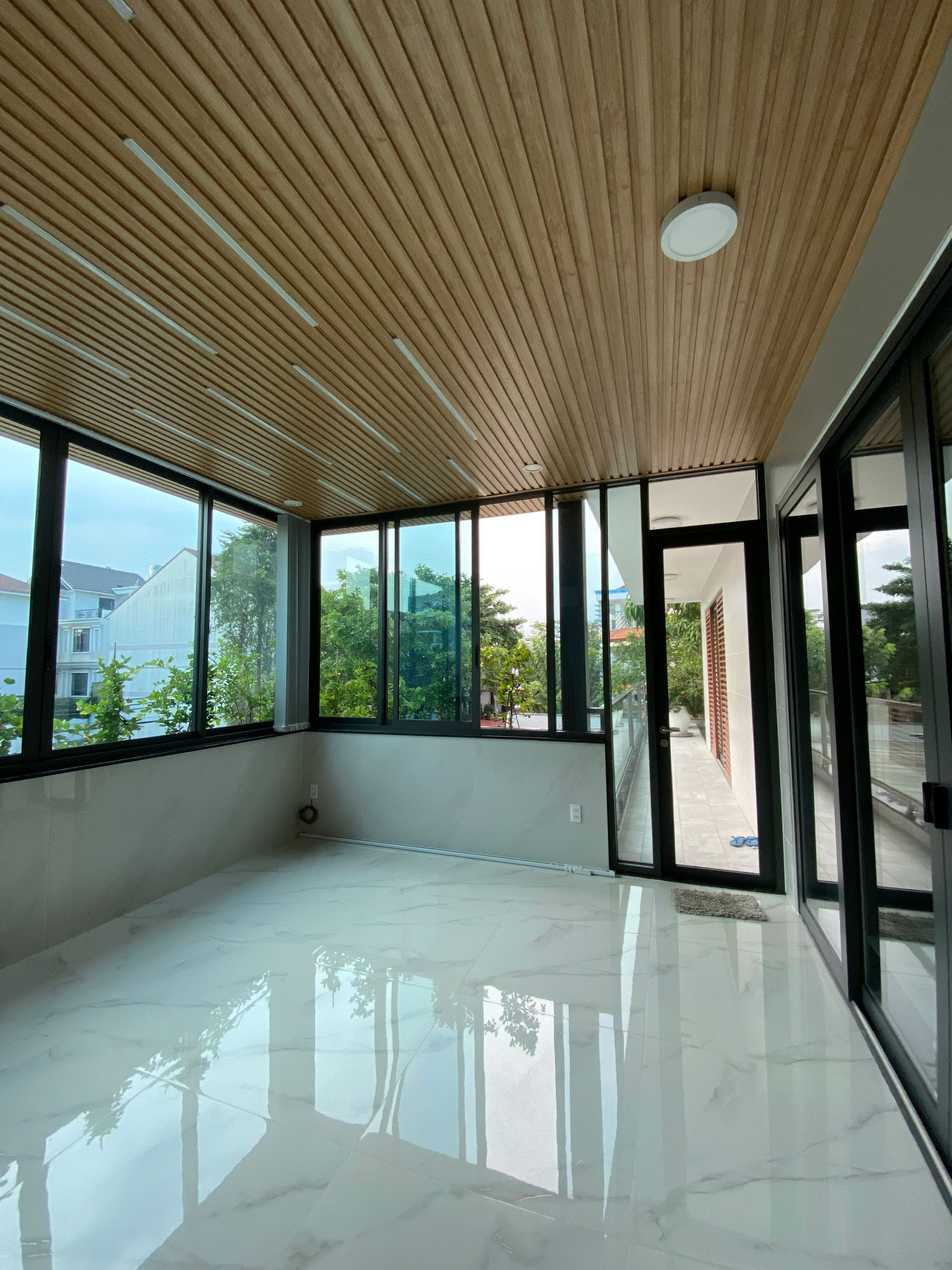 Biệt Thự - Văn Phòng Cty Hồng Khai
