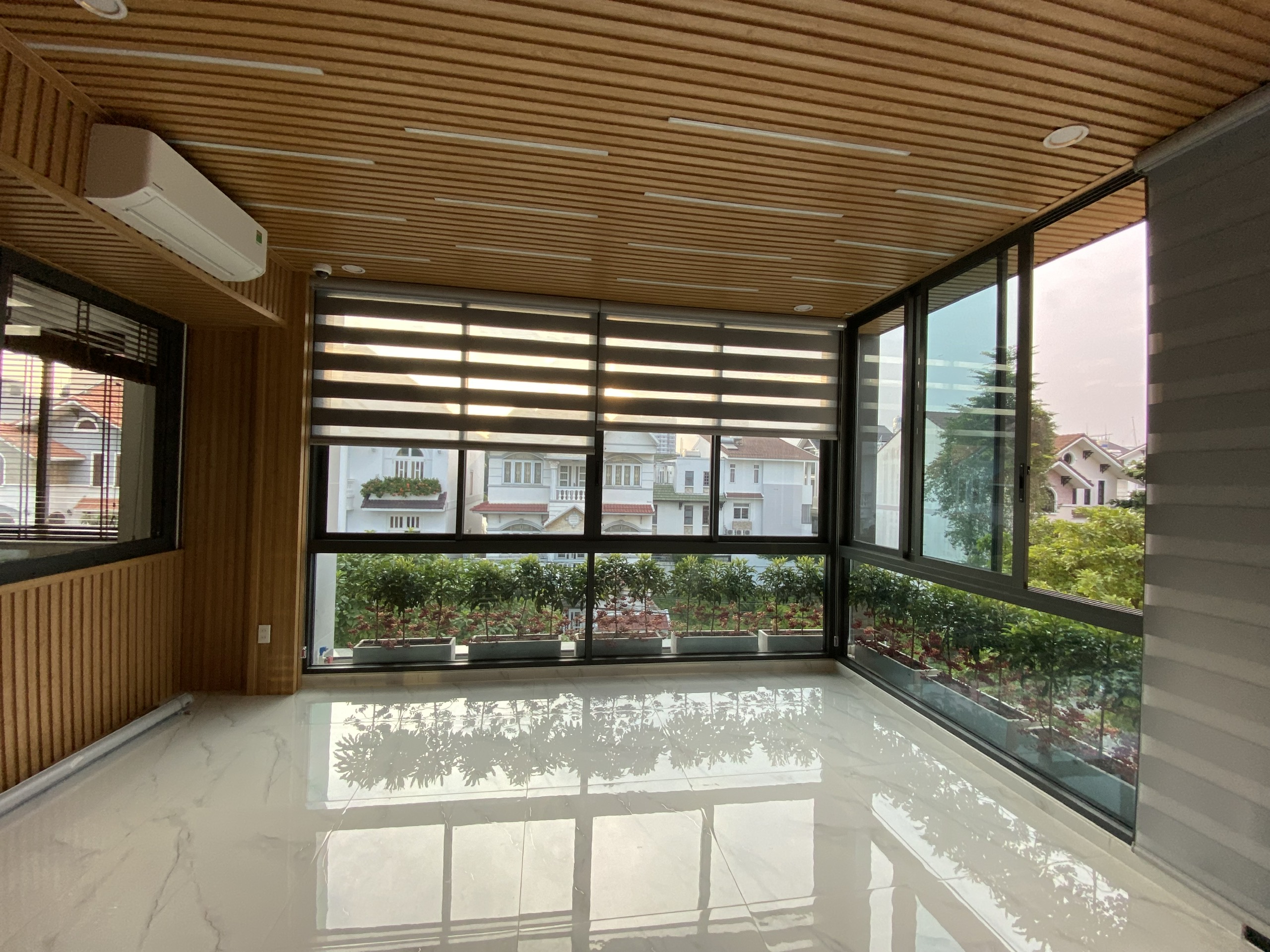 Biệt Thự - Văn Phòng Cty Hồng Khai