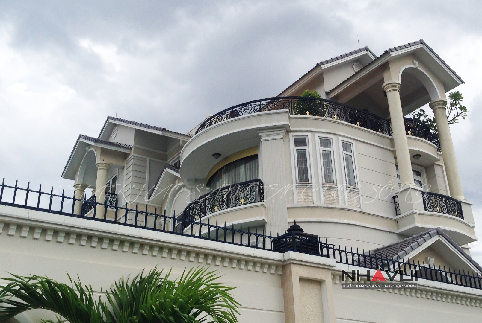 BIỆT THỰ CỔ ĐIỂN HOÀN THÀNH 2009